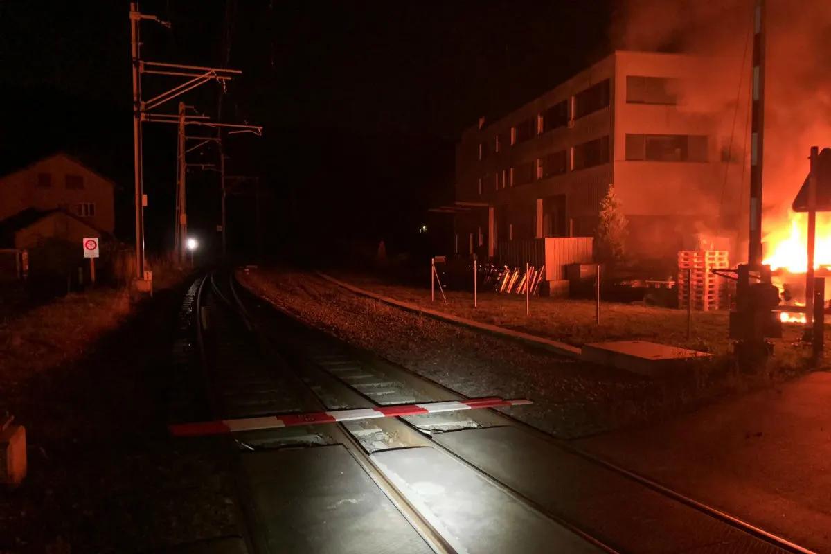  Bremgarten AG - Feuerwehreinsatz nach Motorbootbrand 