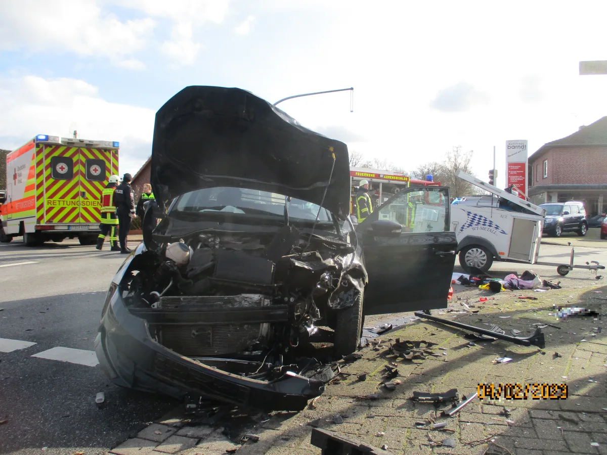 Ahrenswohlde – Vier verletzte Autoinsassen bei Unfall