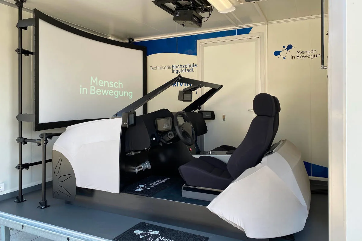 Kantonspolizei Basel-Stadt und Polizei Basel-Landschaft gemeinsam an der AutoMobil Basel 2022
