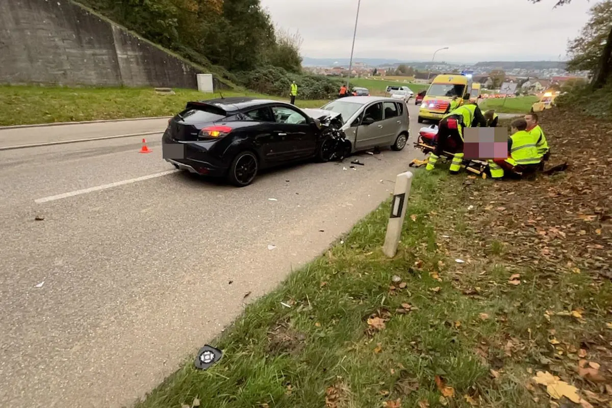 Gunzgen SO – Zwei Verletzte nach Kollision mit drei Autos