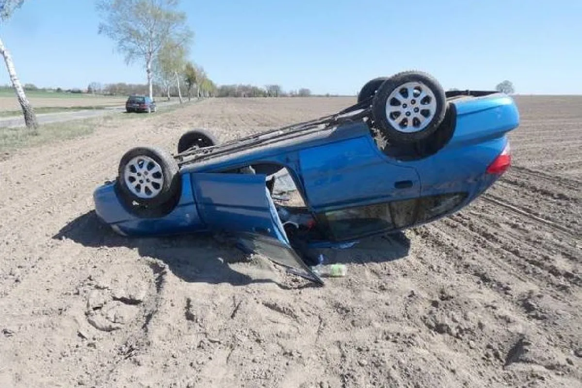 Diesten - Wegen Wind - 19-Jährige mit Auto überschlagen 
