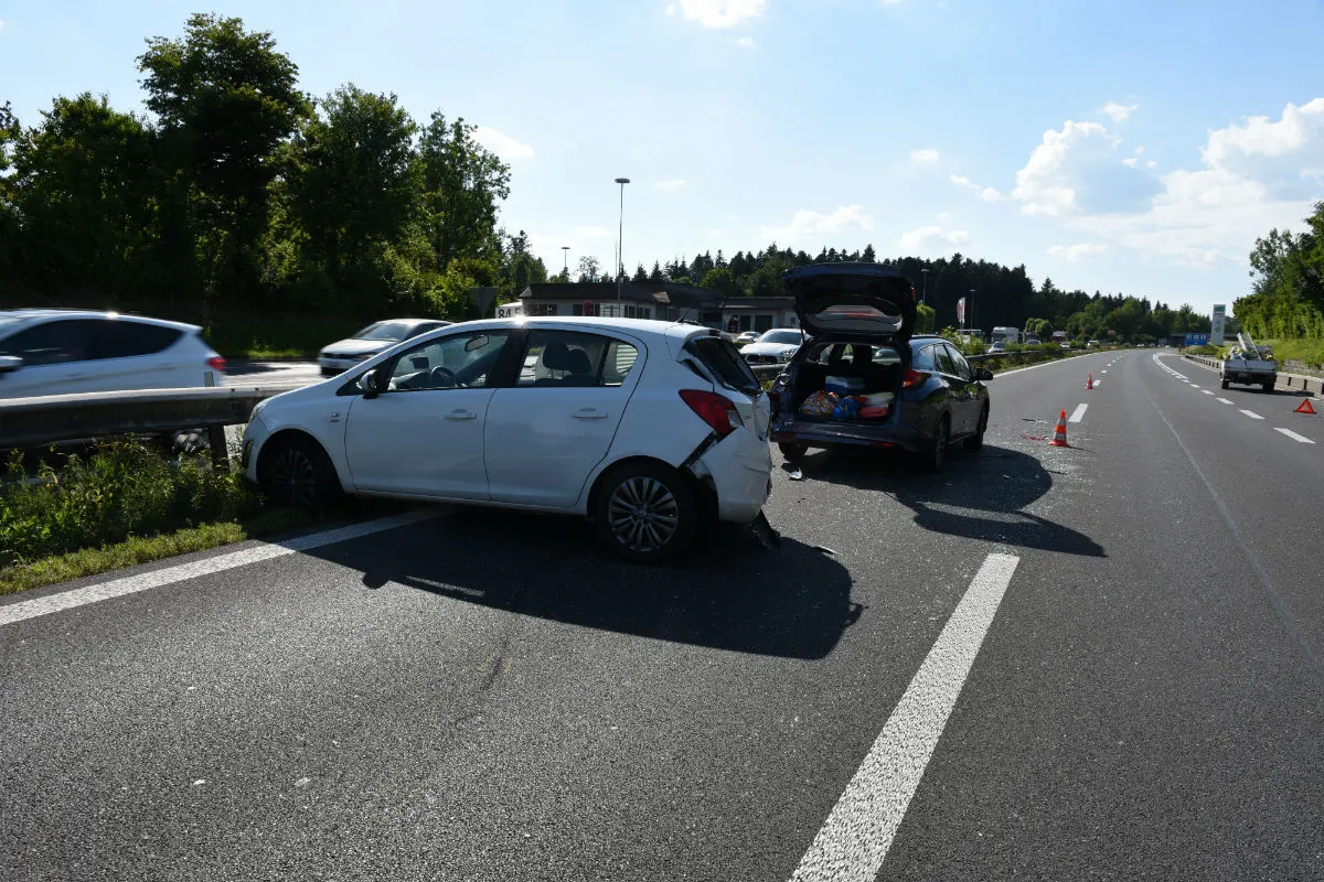 A2/Neuenkirch LU - Unfall auf der Autobahn sorgt für Rückstau