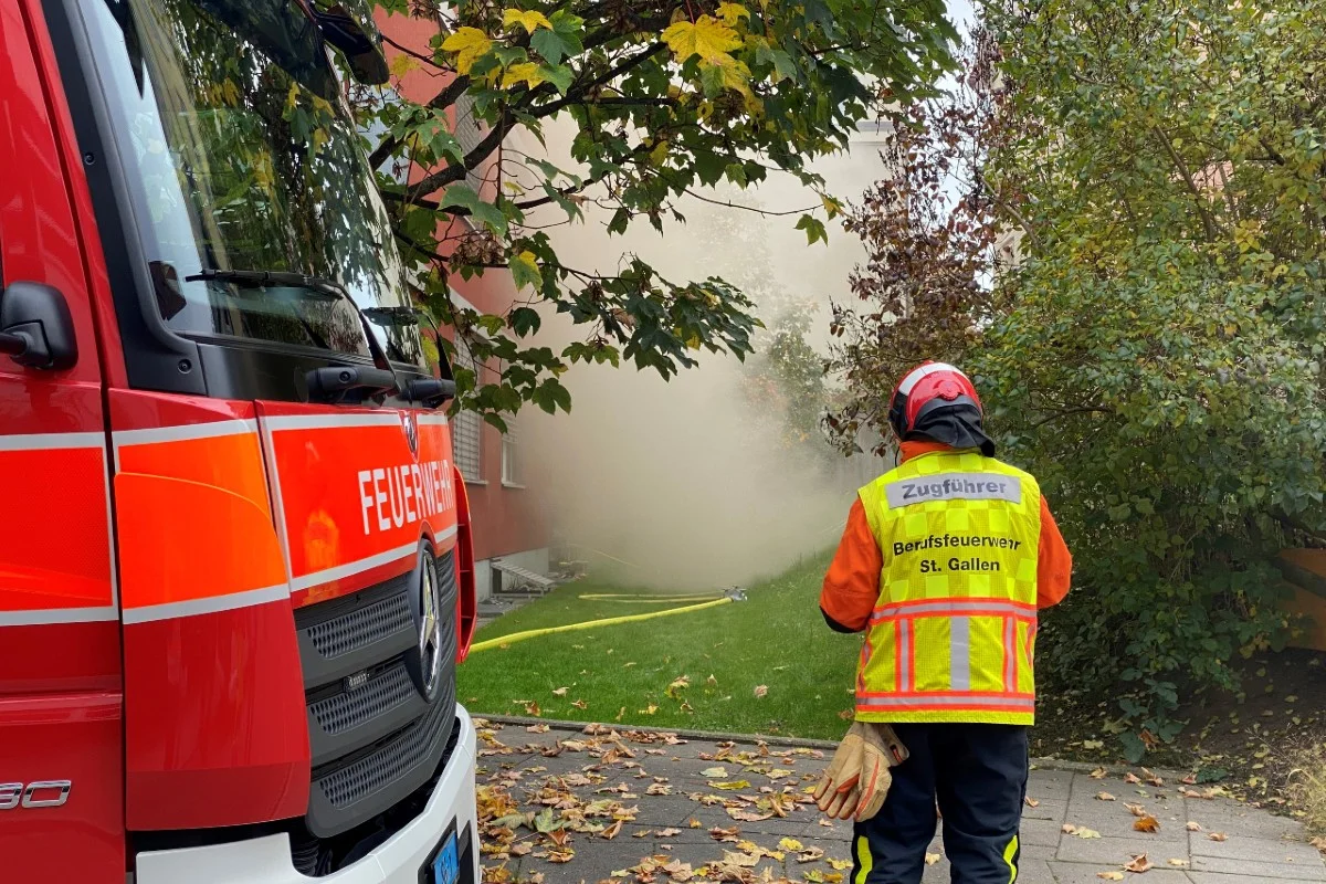 St. Gallen - Zwei  verletzte Personen bei Wohnungsbrand
