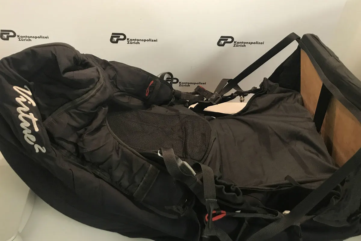 Zürich-Flughafen ZH - Drogenkurierin festgenommen und Kokain sichergestellt