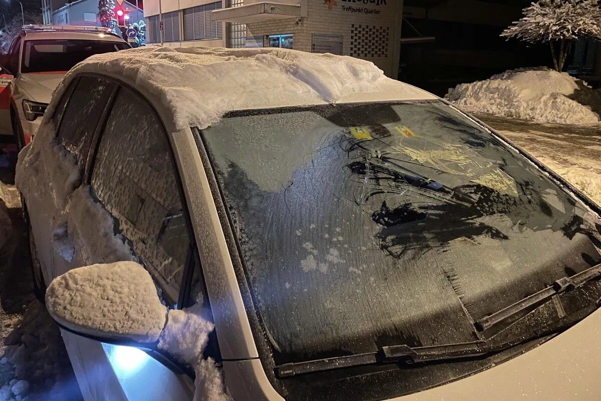 St.Gallen - Starke Sichteinschränkung - Polizei erwischt Autos mit vereisten Scheiben