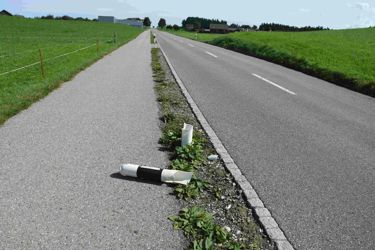 Zuckenriet SG - Mit Motorrad von der Strasse abgekommen
