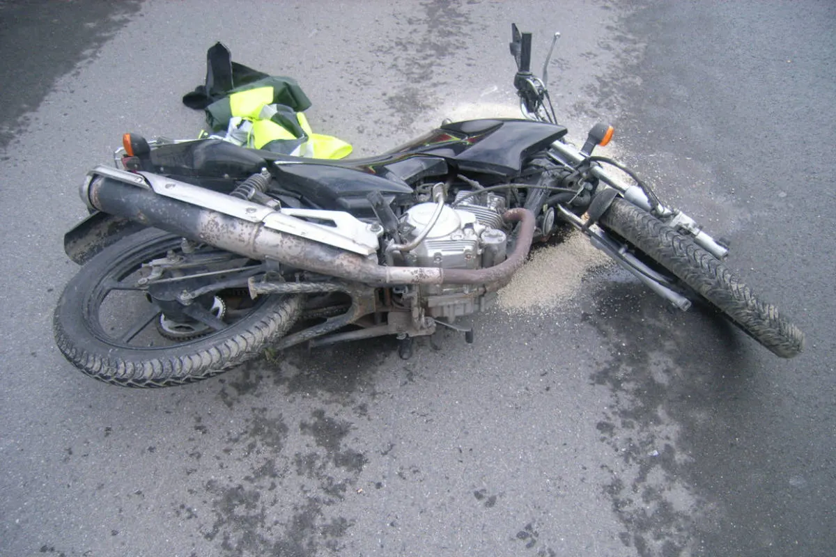 Erstfeld UR – Motorradfahrer bei Selbstunfall verletzt