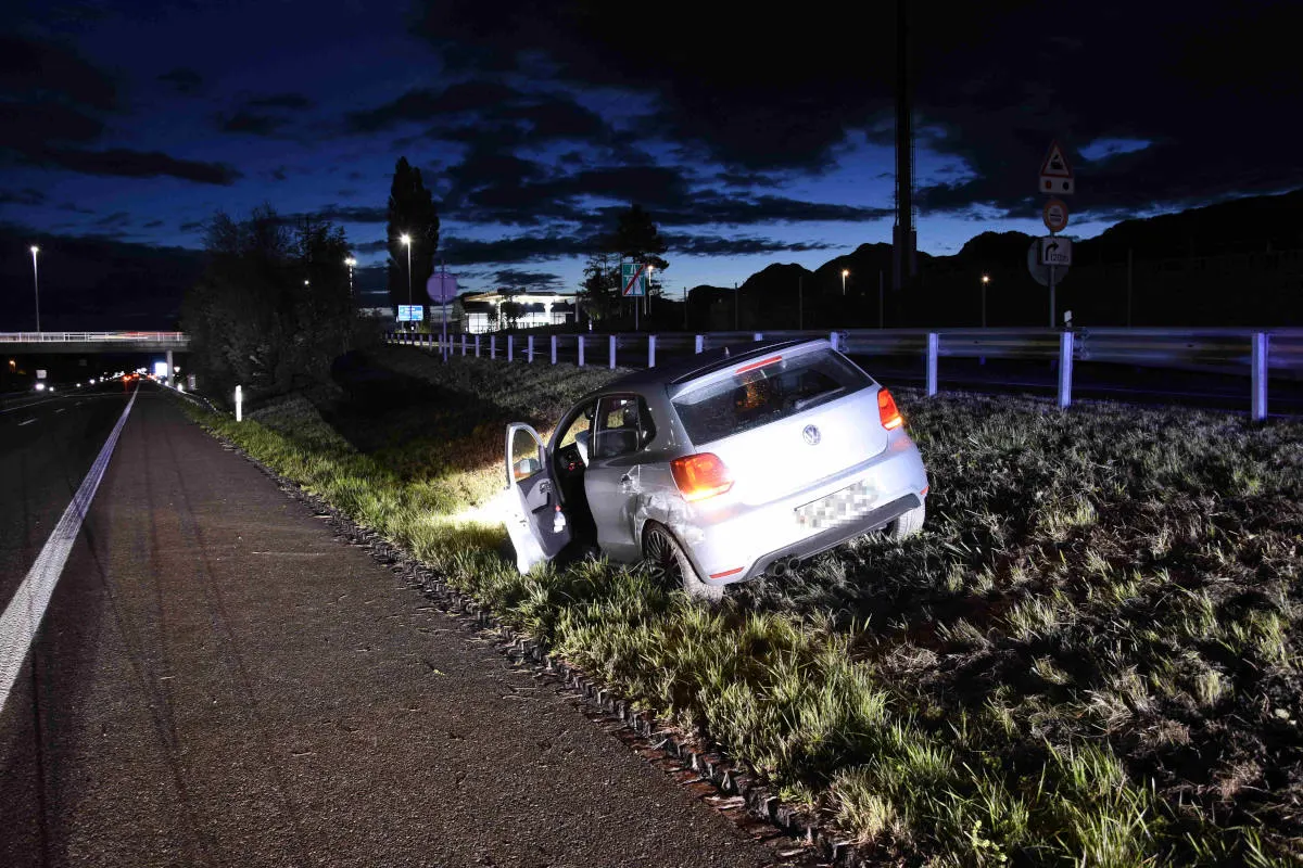 Unfall bei Kriessern SG – Fahrunfähig Kontrolle verloren und heftige Kollision verursacht