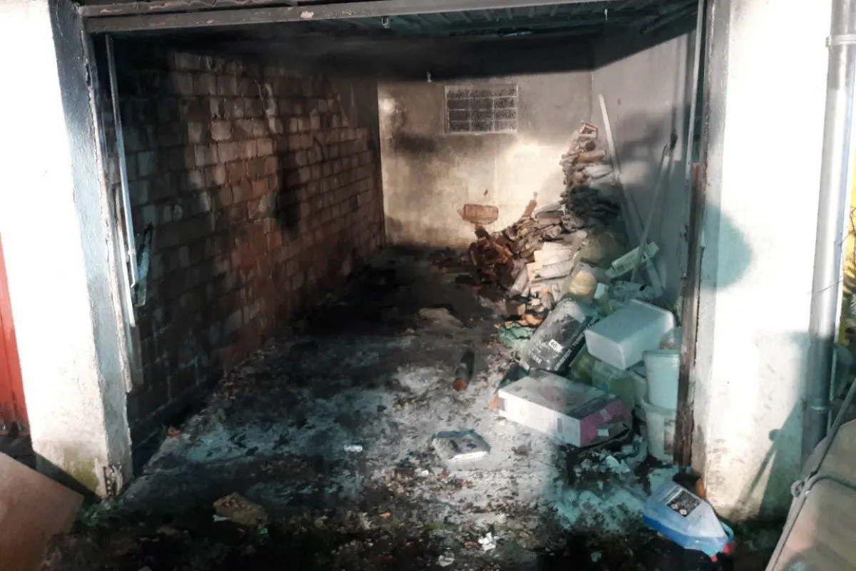 Wallhalben - Garage vermutlich angezündet - Zeugenaufruf