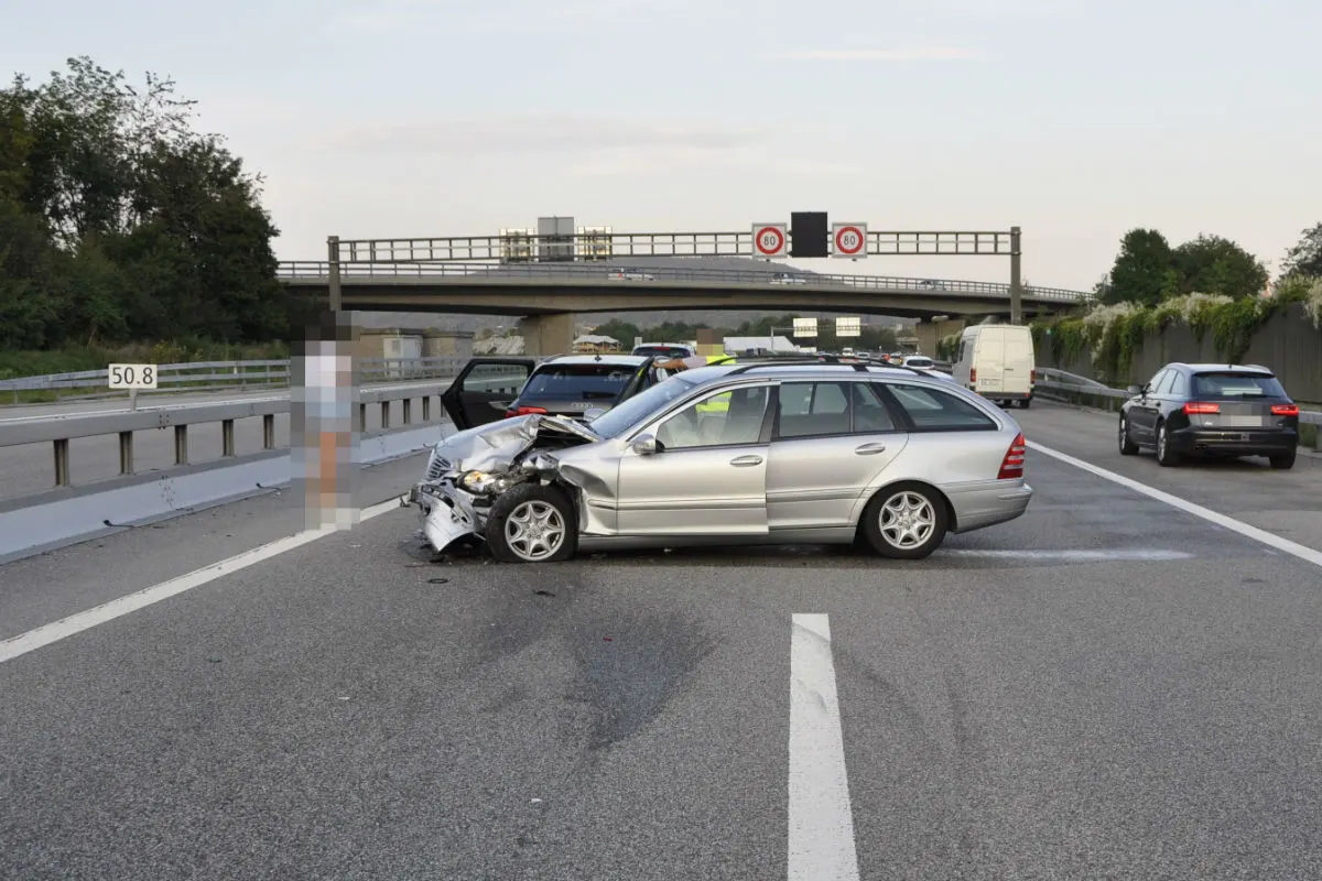 A1 bei Härkingen SO - Drei Personen bei Auffahrkollision verletzt