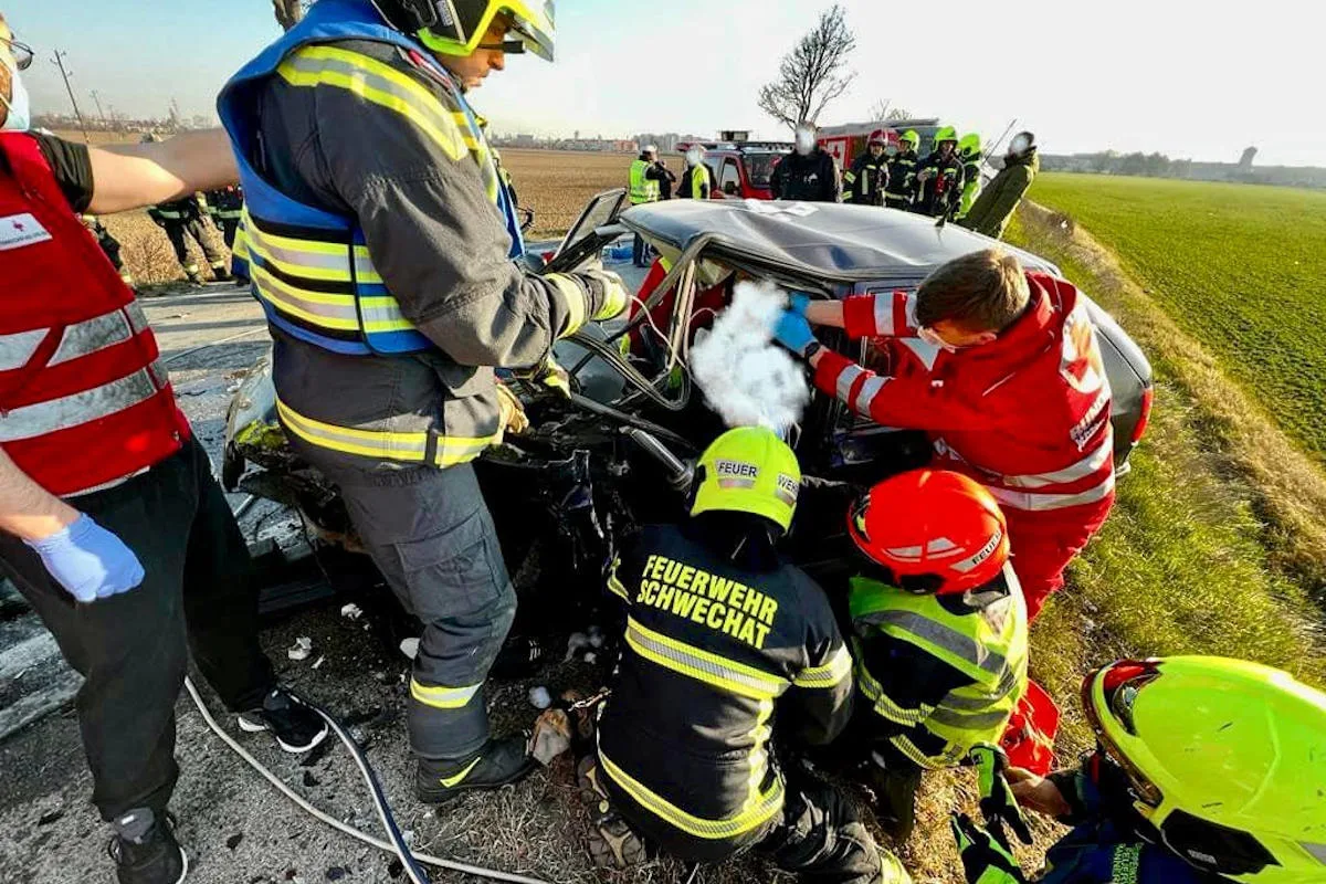 Schwechat – Schwerer Unfall bei Überholmanöver