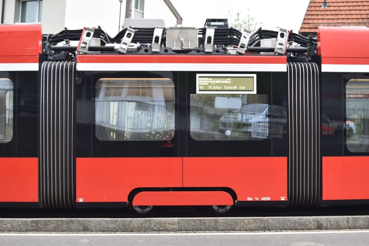 Speicher AR - Kollision zwischen Bahn und Lastwagen sorgt für Unterbrechung des Bahnbetriebs 
