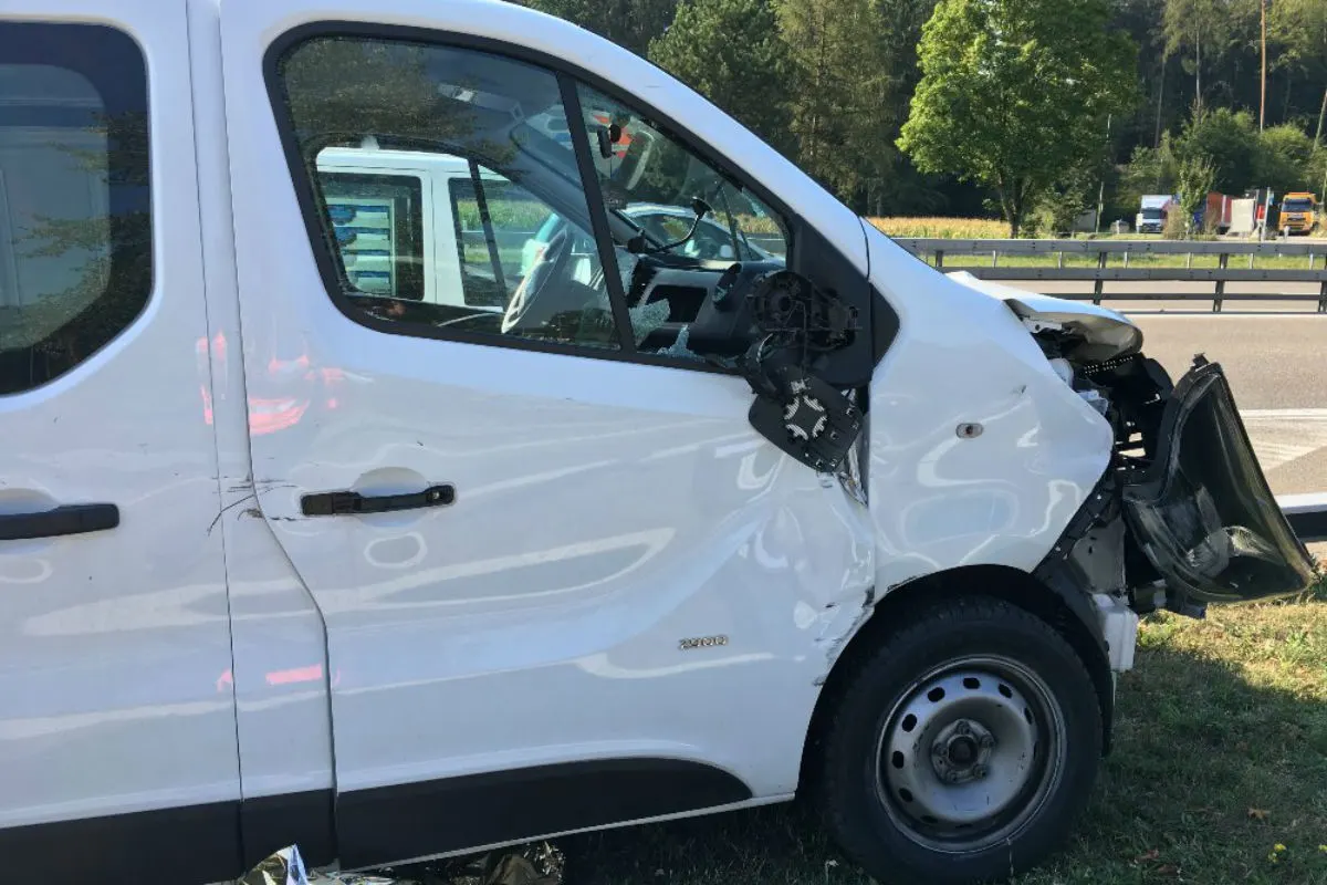 A1/Winterthur ZH - Kollision zwischen Lieferwagen und Lastwagen