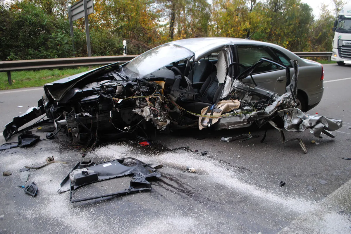 Thayngen SH - Frontalkollision auf der Autostrasse J 15 mit zwei Verletzten!