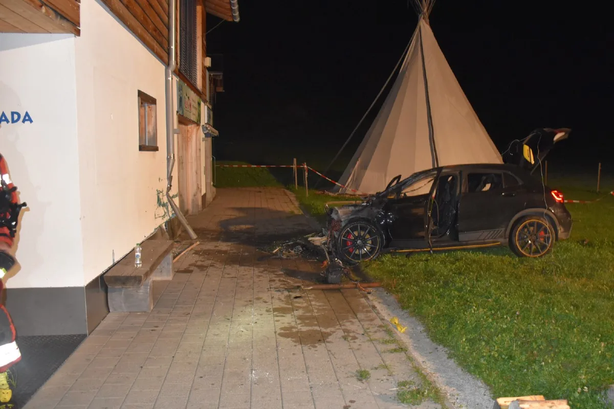 Breil/Brigels GR - Lernfahrer ohne Begleitperson verunfallt - Auto in Brand geraten
