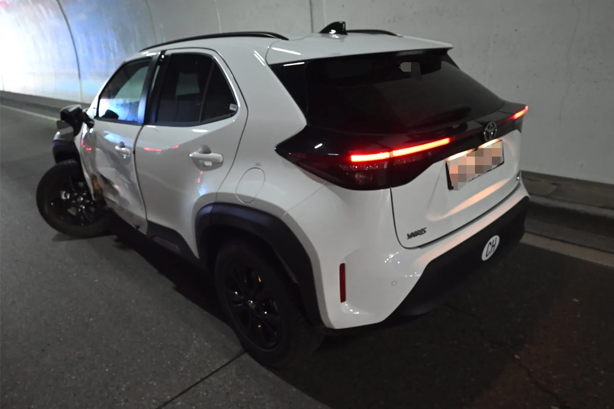 Mols SG – Zwei Autos kollidieren im Hoftunnel nach Panne