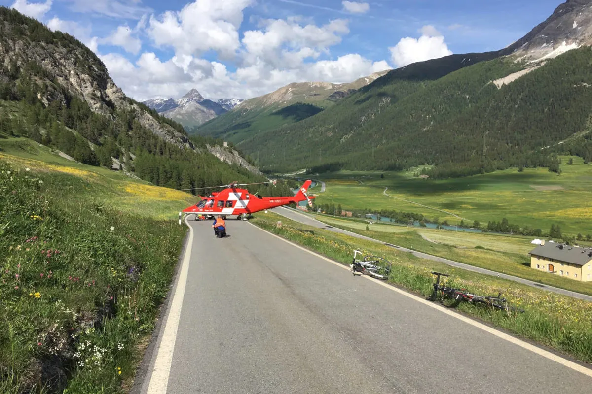 La Punt-Chamues-ch GR - Fahrradfahrer bei Sturz verletzt