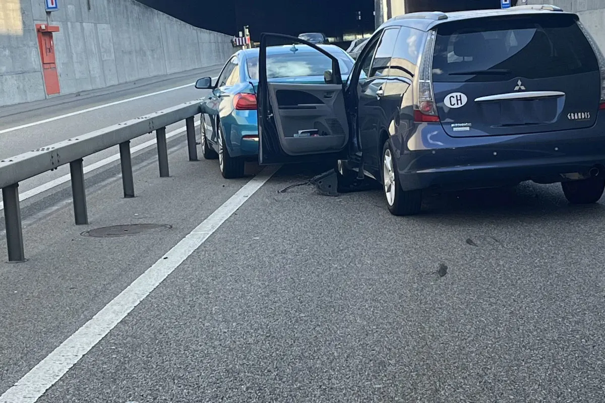 A22 Füllinsdorf BL – Drei verletzte Personen bei Auffahrunfall 