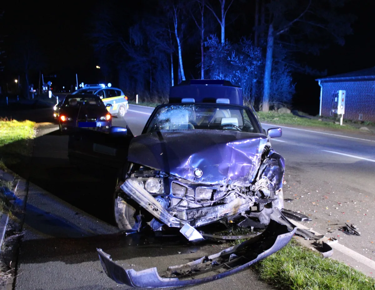 Espelkamp - Ohne Führerschein - Unfallverursacher flüchtet