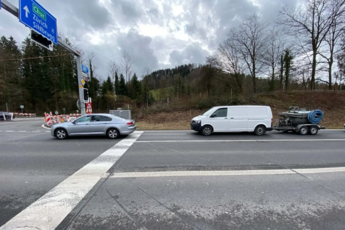 Baar ZG - Mehrere Verletzte nach Unfällen