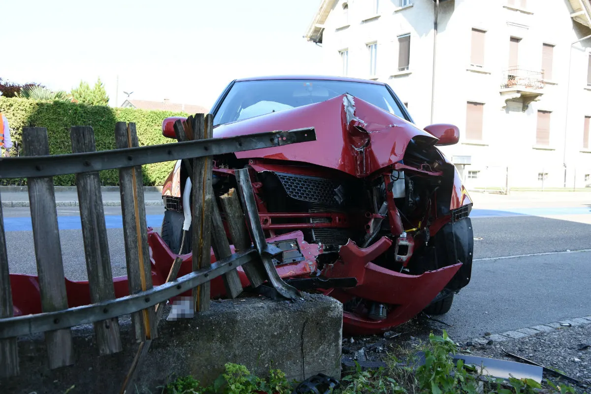 Steinach SG - Selbstunfall mit Auto – Fahrerin verletzt