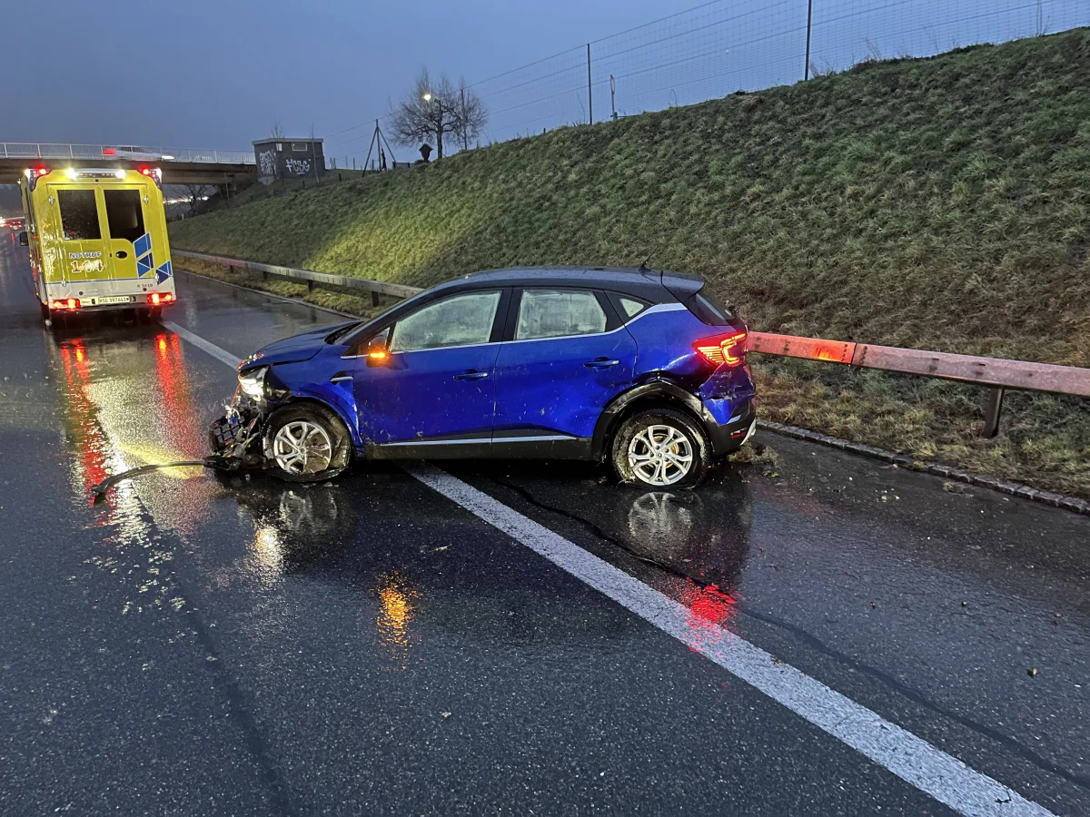 A1 Niederwil SG: Auf der Autobahn ins Schleudern geraten und in die Leitplanke geprallt