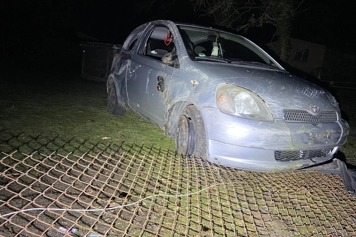 Waldsee RP - Toyota kippt bei Unfall auf die Seite