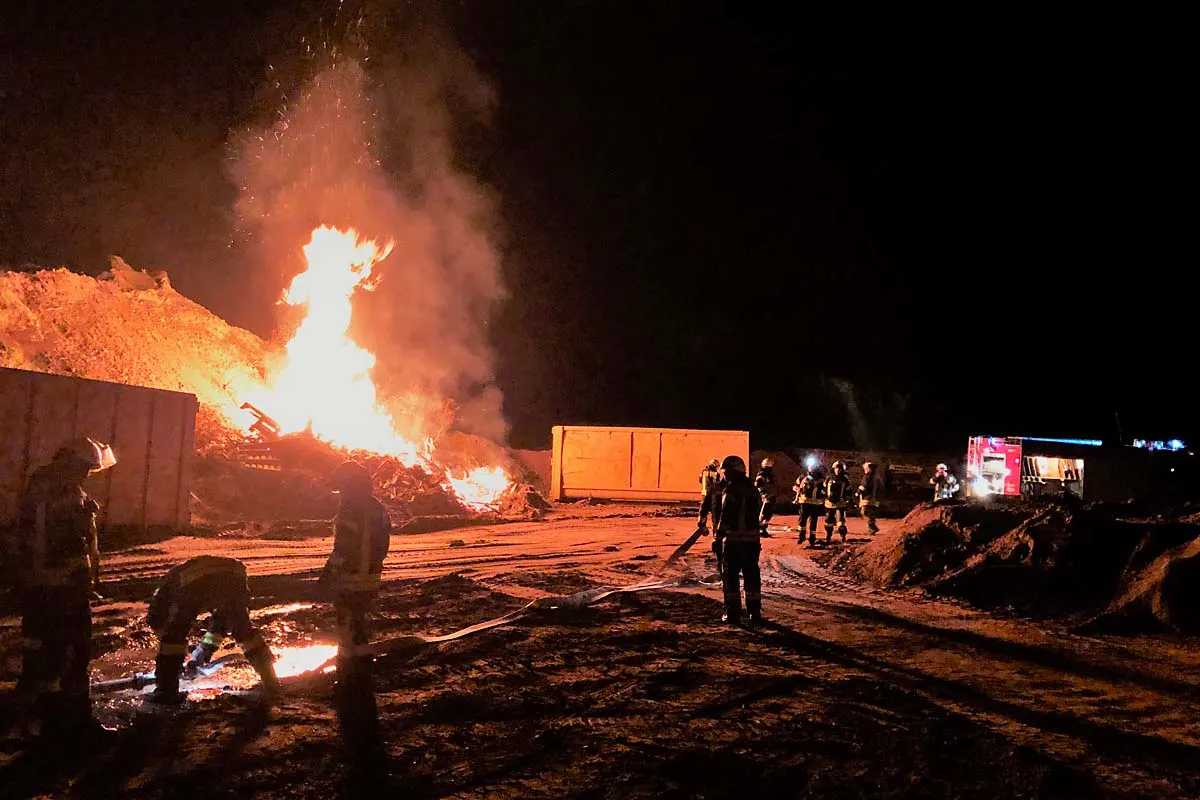 Grosser Feuerwehreinsatz in Altdorf - Brand auf dem Gelände des Recyclinghofes