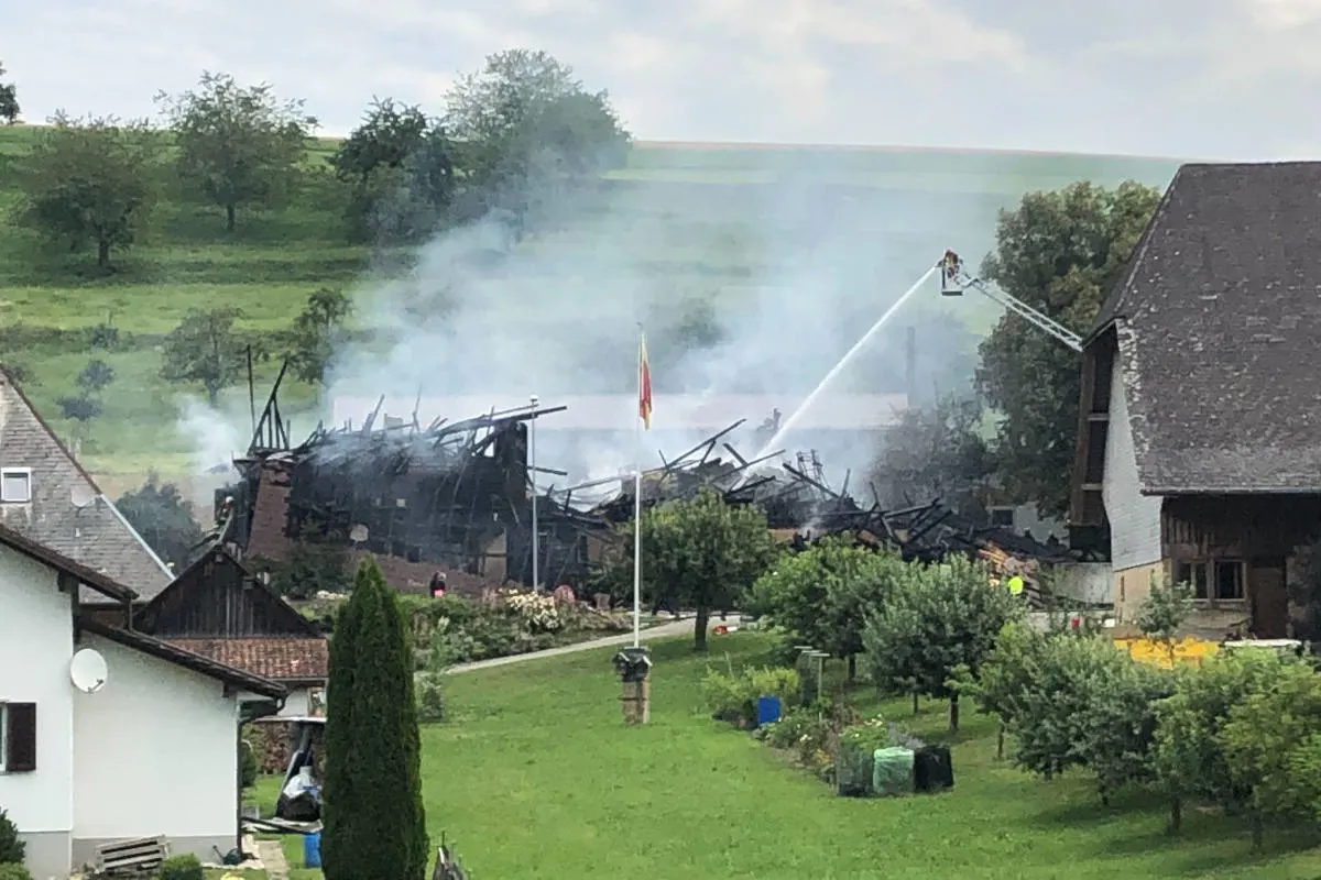 Alchenstorf BE - Bauernhaus in Brand geraten