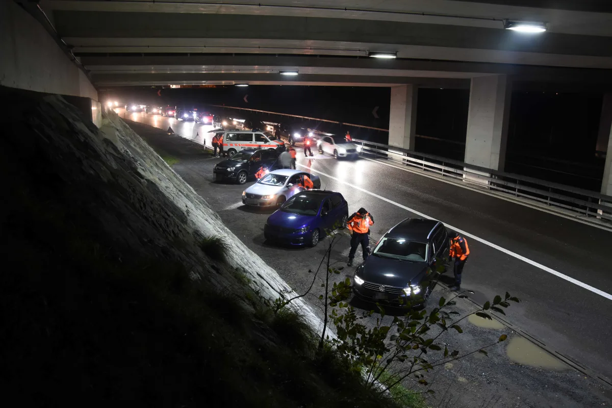 Kanton St.Gallen SG -  Grosskontrollen - 3 Lenker ohne Führerschein unterwegs!