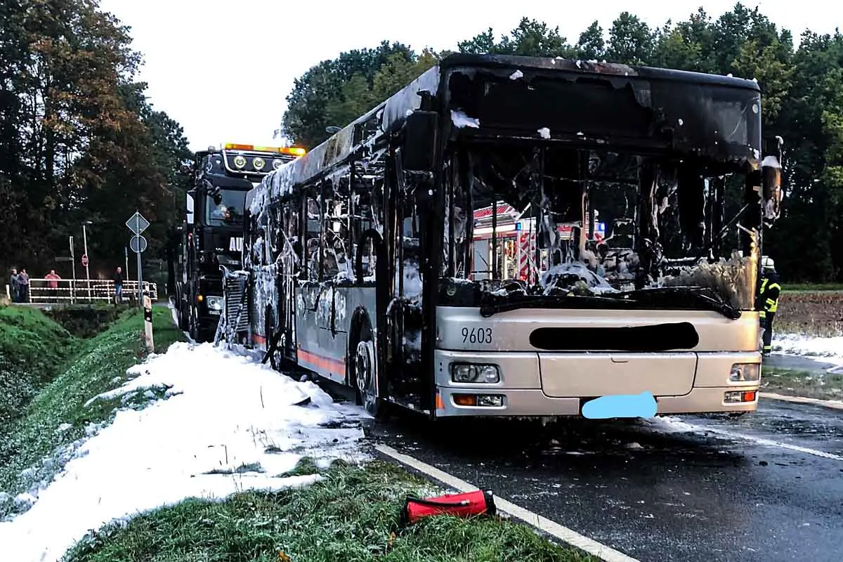 Sonsbeck - Brand eines Busses