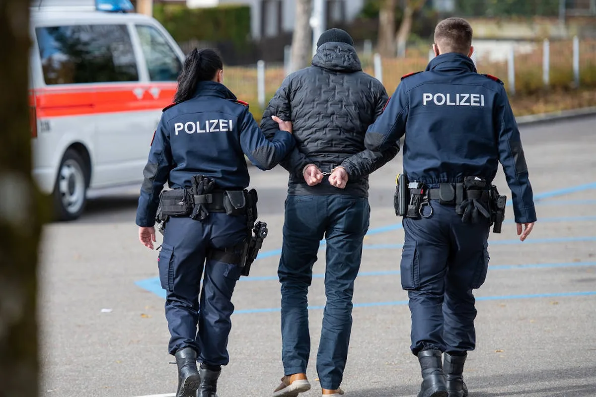 Forch ZH  - Drei Männer bei Einbruchsversuch verhaftet