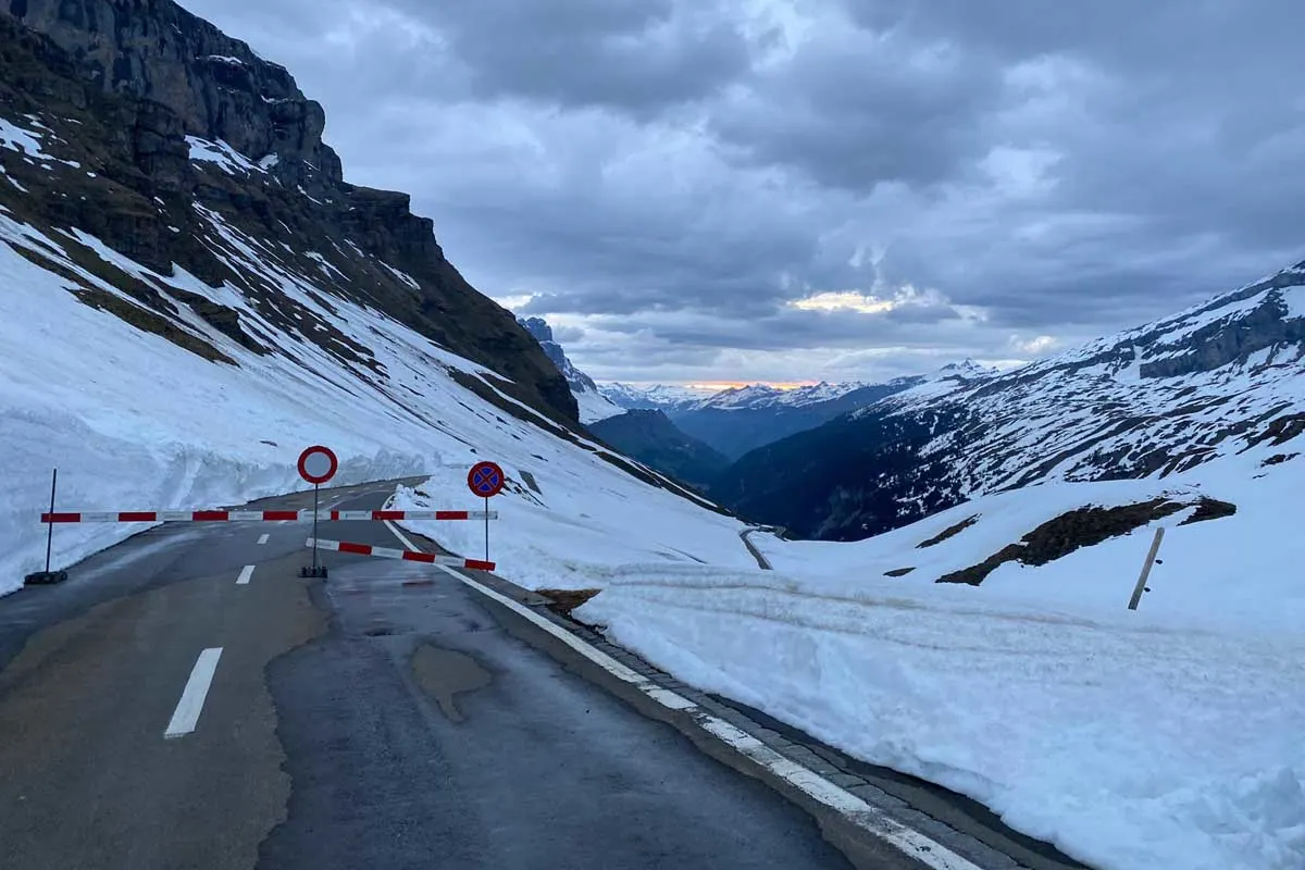 Urner Alpenpässe – Wintersperre am Susten, Nachtsperre an der Furka
