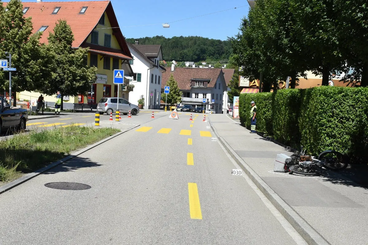 Affoltern am Albis ZH – Velofahrerin bei Unfall schwer verletzt