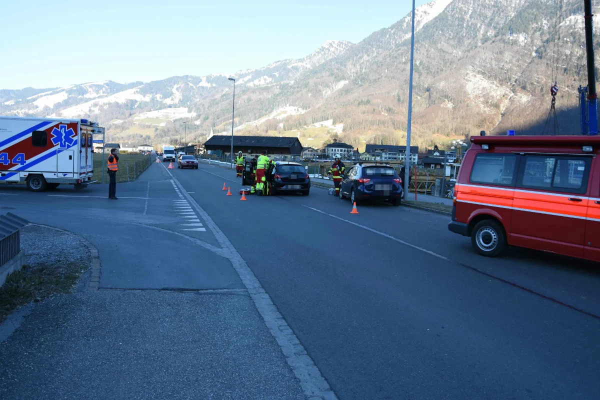 Schänis SG - Auffahrkollision fordert zwei Verletzte