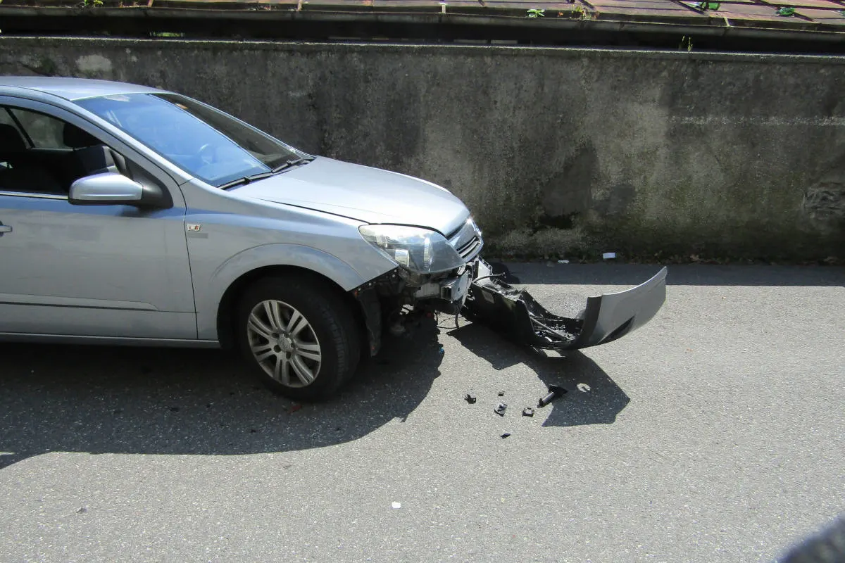 Stadt Glarus - Zeugenaufruf nach Verkehrsunfall