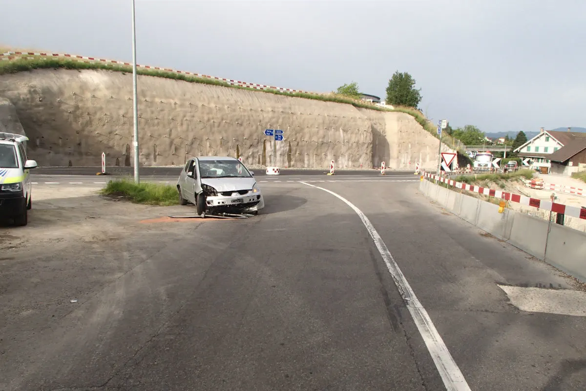 Sins / Neuenhof/A1 AG -  Alkoholfahrten endeten mit Unfall