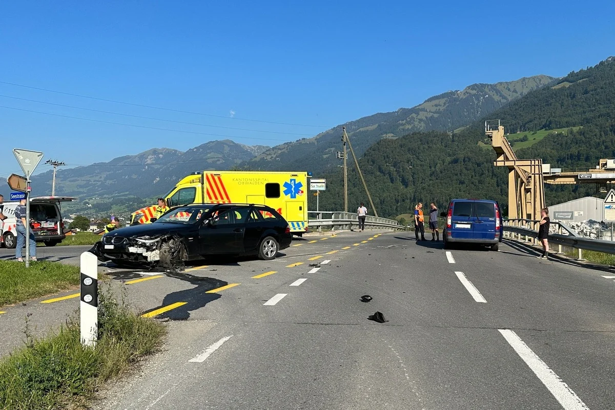 Giswil OW - Rettungshelikopter nach schwerem Unfall im Einsatz 