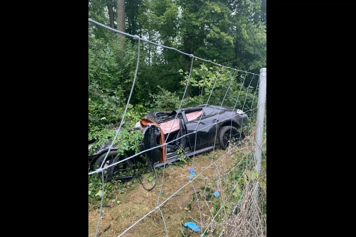 A1/Suhr AG - Autofahrerin bei Selbstunfall schwer verletzt