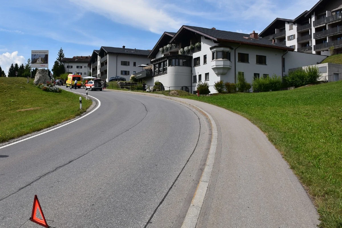 Falera GR - Motorradfahrer nach Selbstunfall verstorben