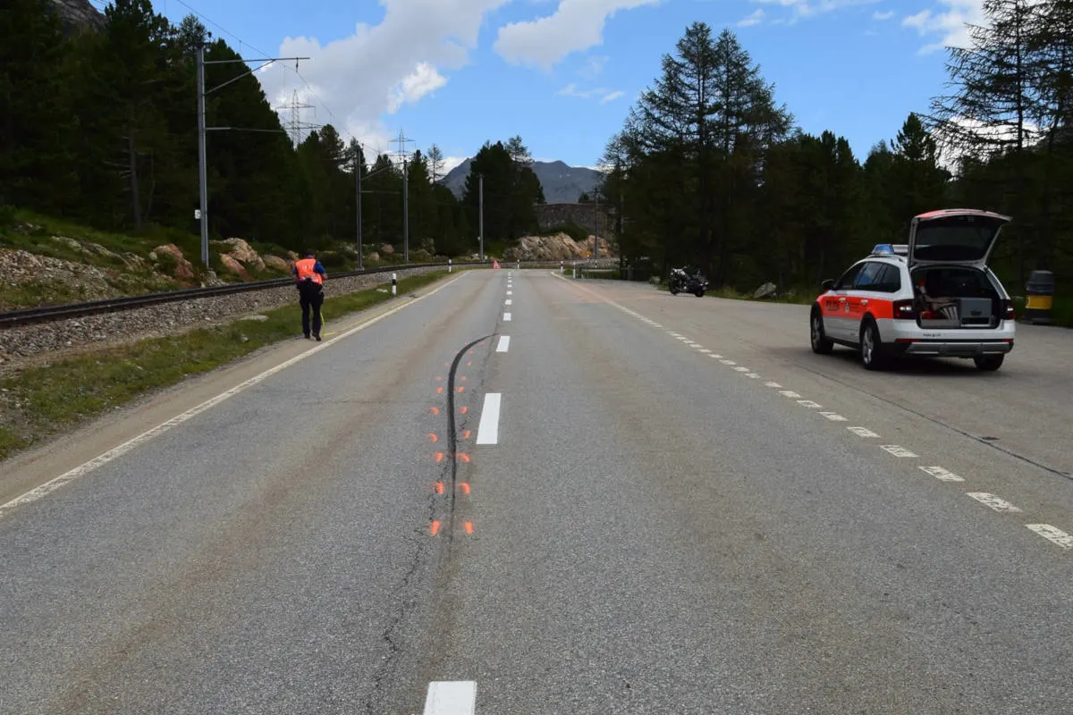 Pontresina GR - Zwei Verletzte nach Selbstunfall mit Motorrad