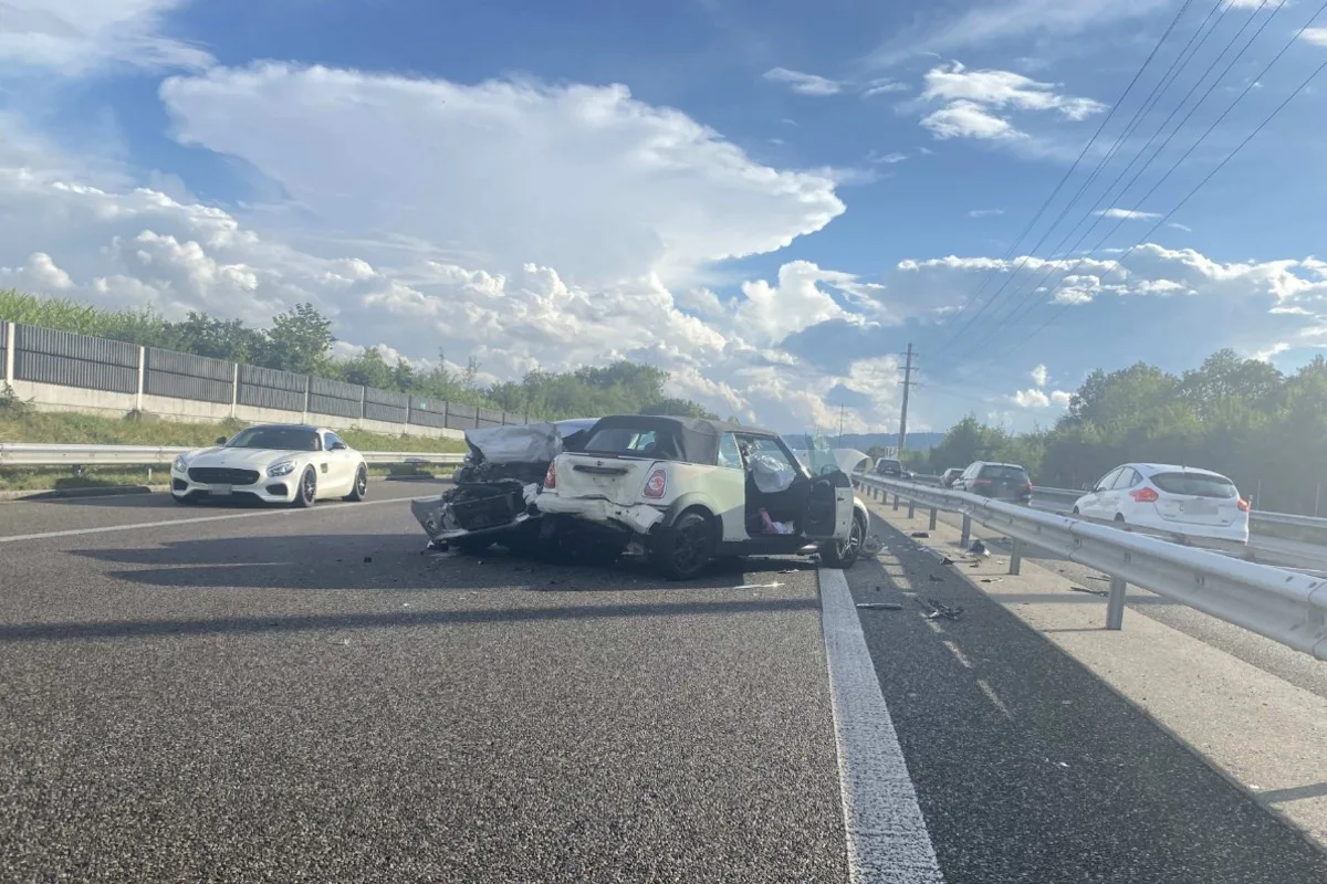 Unfallreicher Tag auf der A1/West bei Muhen AG - Mehrere Unfälle führten zu Stau