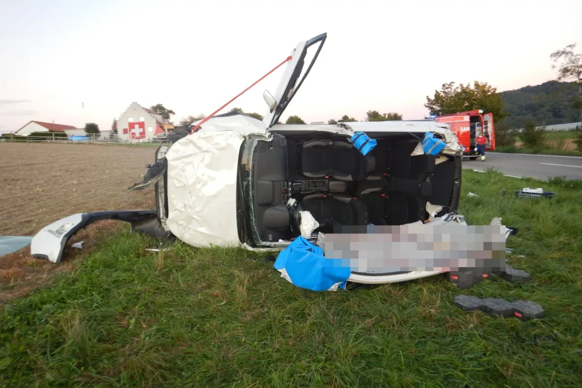 Drama in Diessenhofen TG - Überholmanöver misslingt - Autofahrer schwer verletzt
