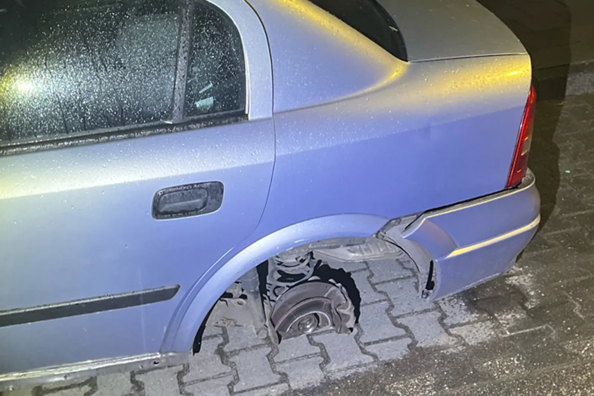 Mönchengladbach – Diensthund stellt flüchtigen Fahrer nach Unfall