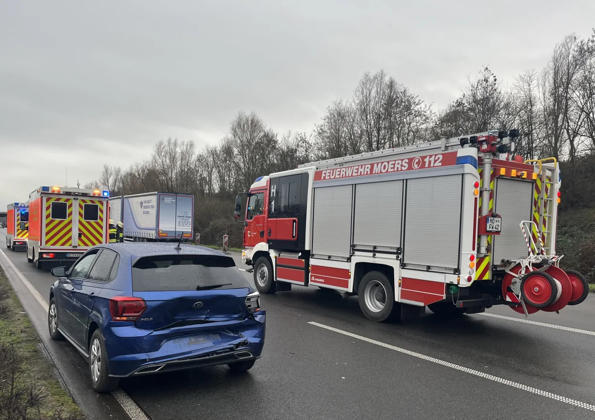 A57 Moers – Drei Verletzte bei Verkehrsunfall auf der Autobahn