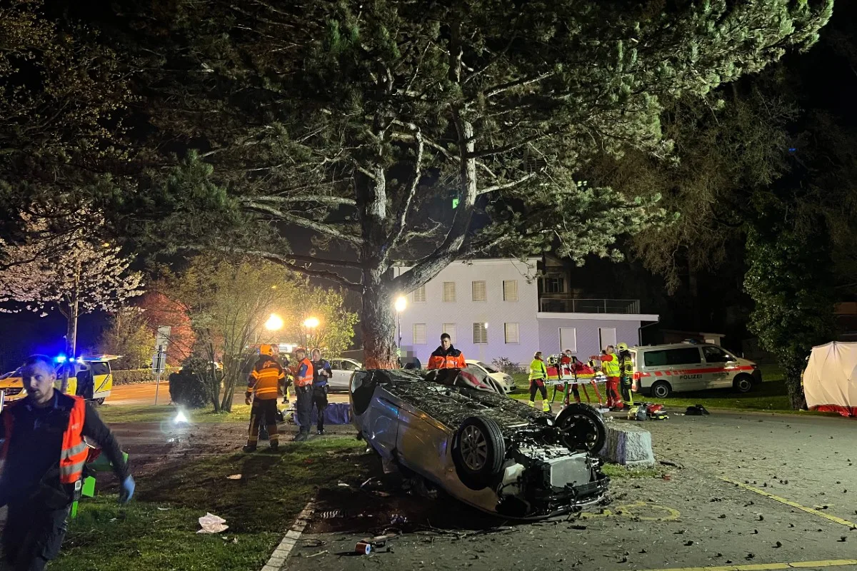 Horrorunfall in Niederuzwil SG - Drei junge Menschen sterben - weitere sind teils schwer verletzt!