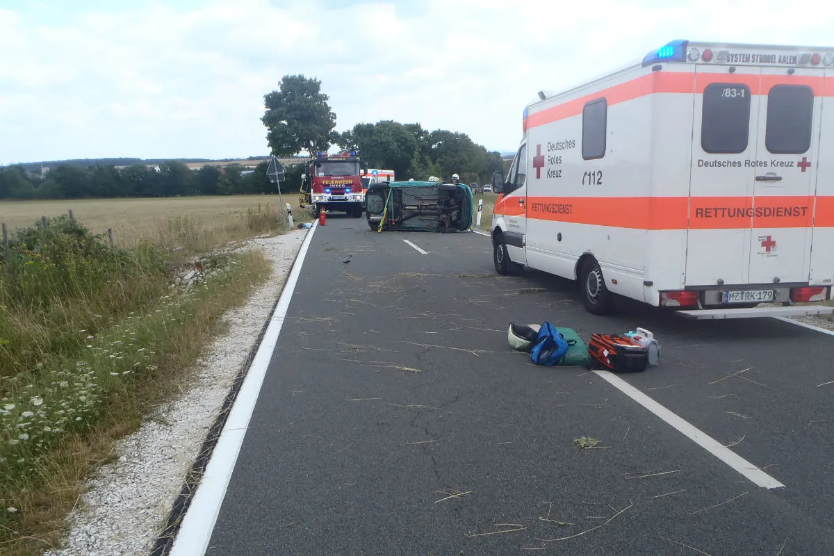Vier teils Schwerverletzte nach Schleuderpartie