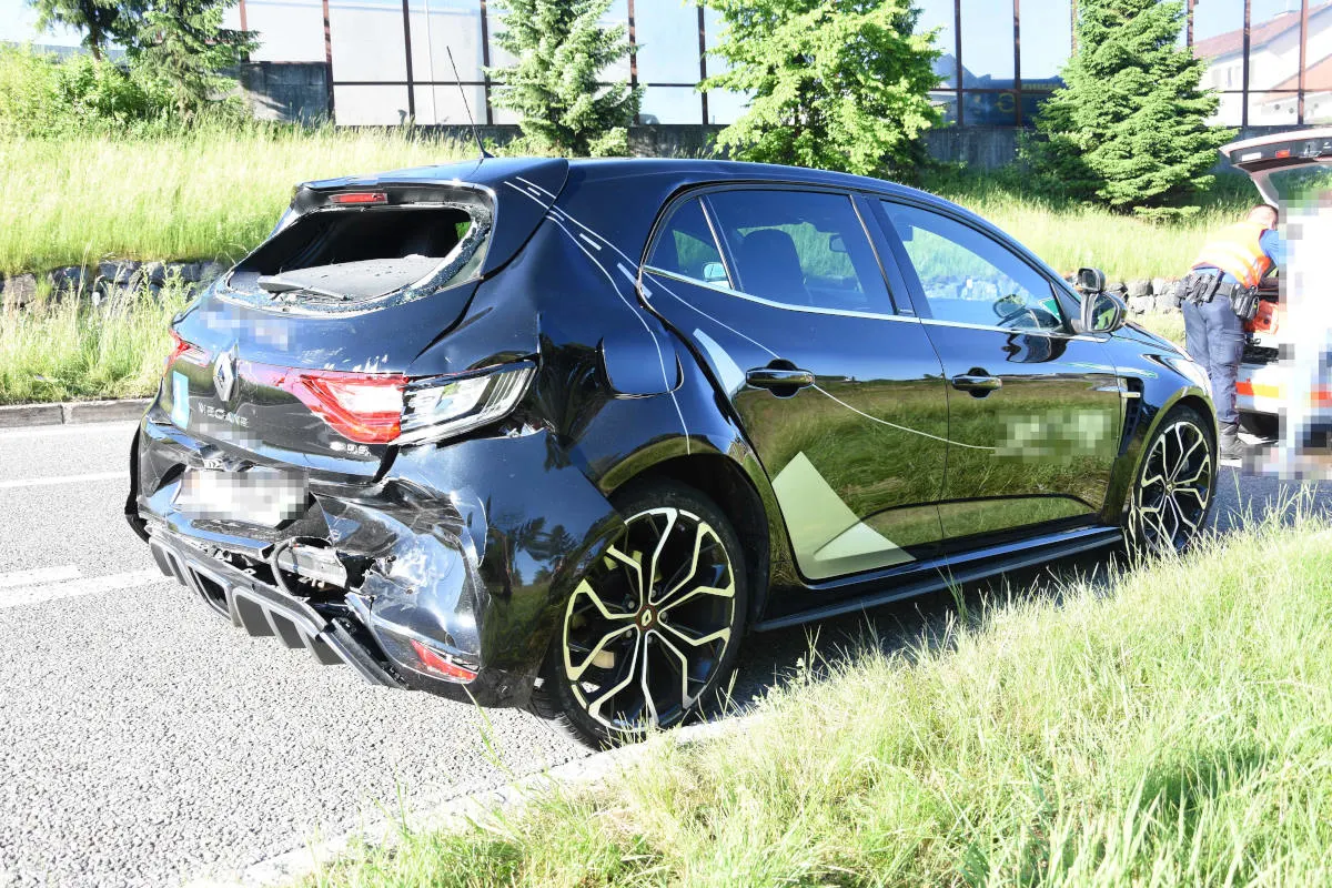 A1 Wil SG – Kollision zwischen Lieferwagen und Auto