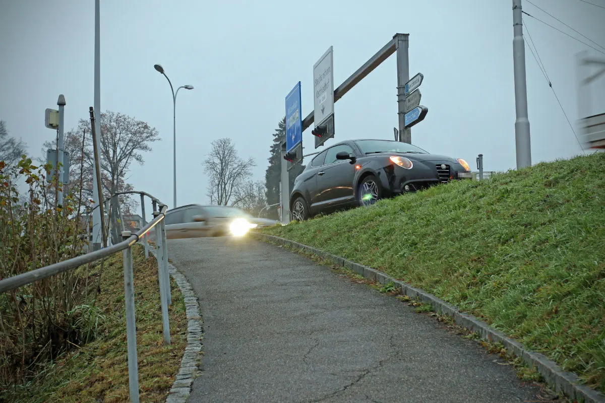 St.Gallen SG - Zwei Kinder auf Fussgängerstreifen angefahren