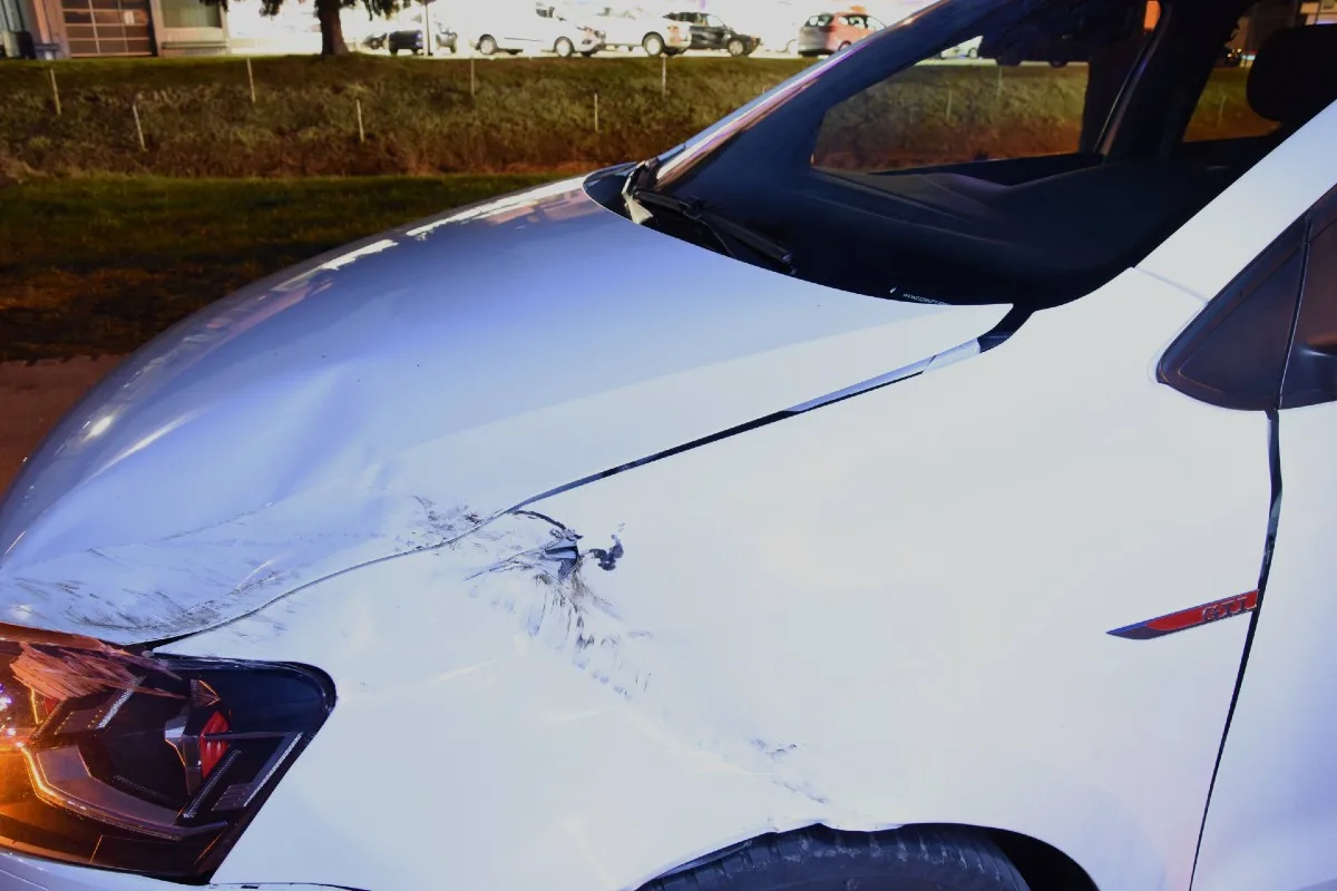 Buchs SG - 47-Jährige fahrunfähig und ohne Führerausweis baut Unfall und haut ab!